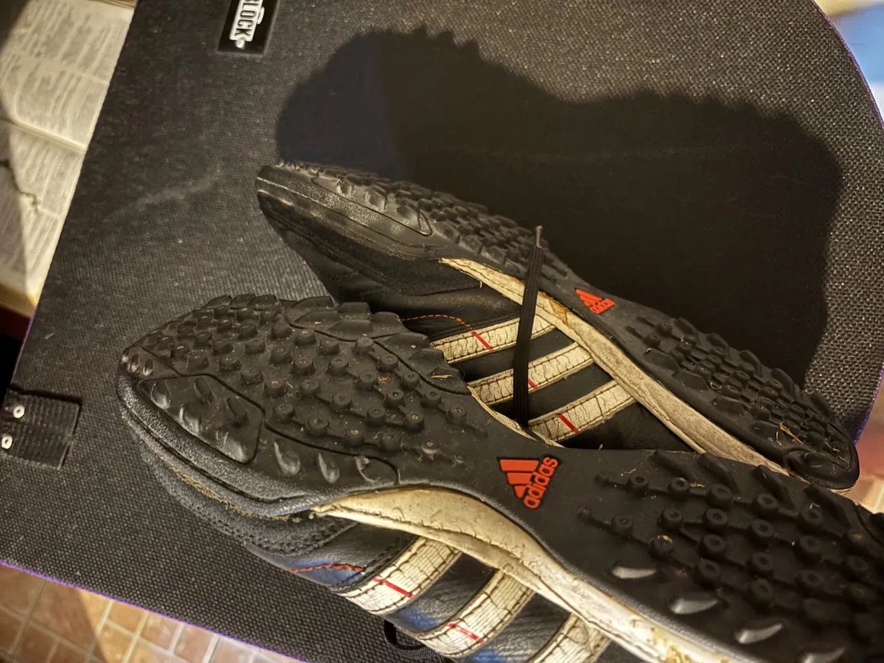 Chuteira Adidas 11  pro nova Tamanho 42 - Foto 4