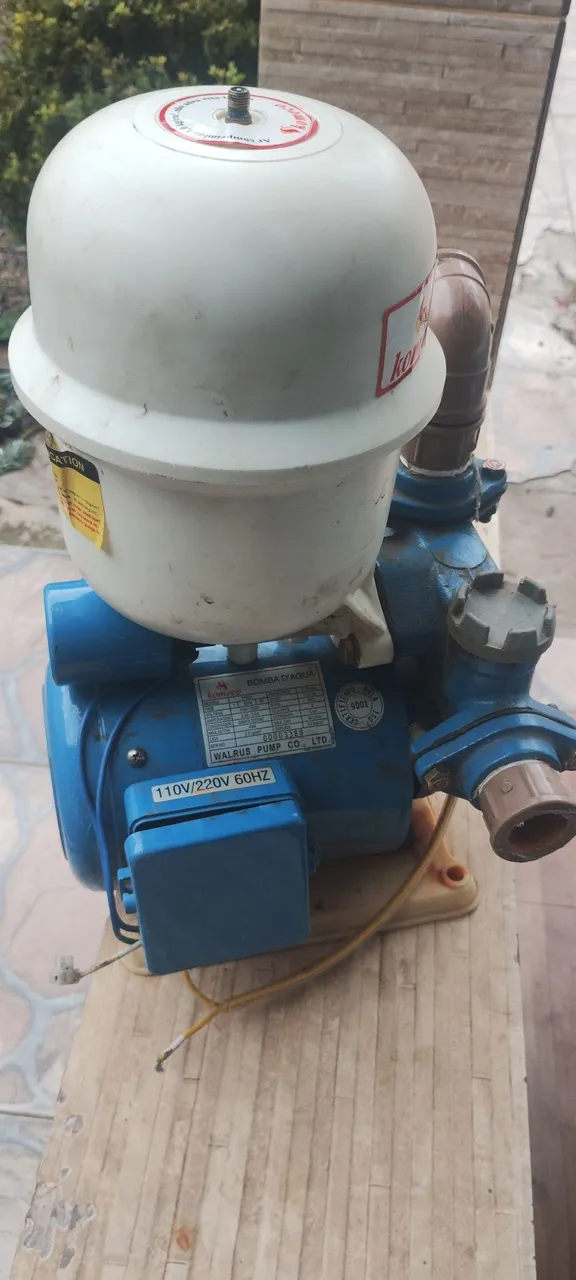 Bomba D'água komeco 110V em ótimo estado