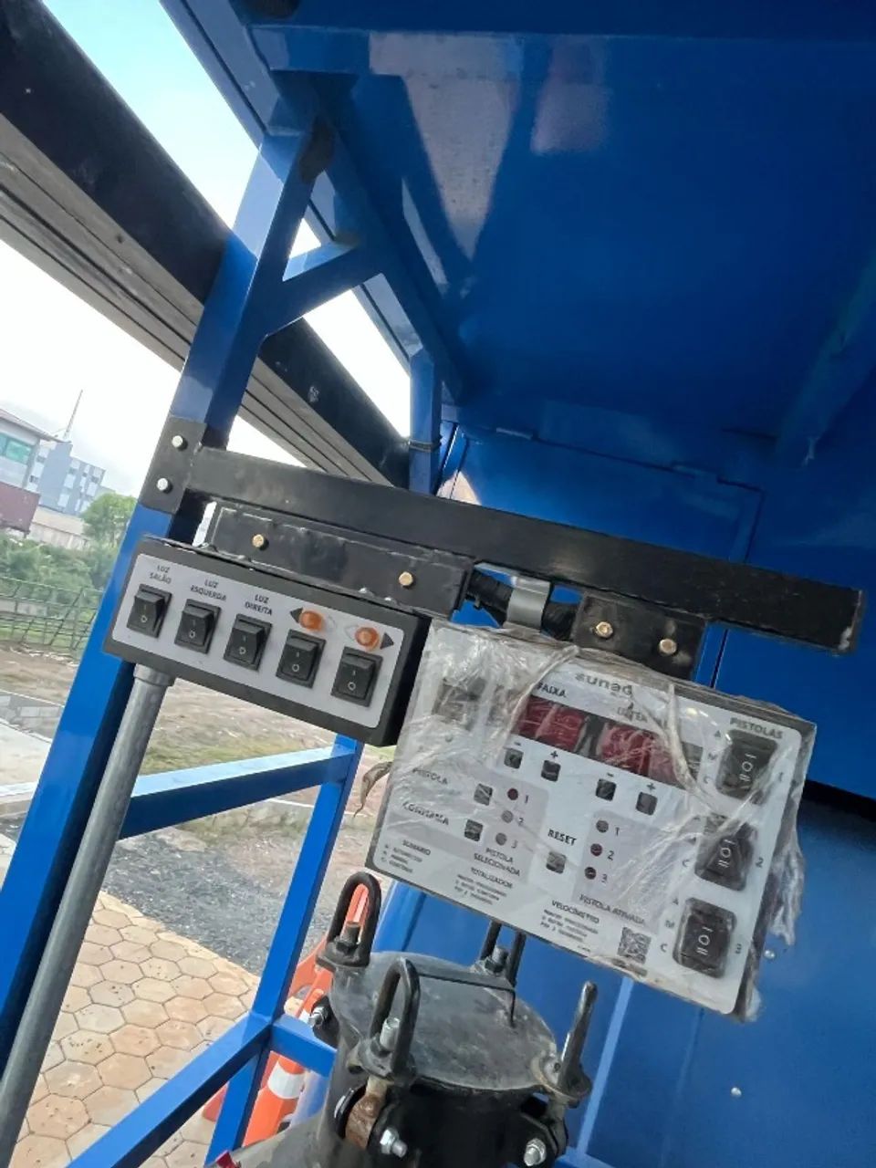 Caminhão VW/11.180, Plataforma de pintura e cabine suplementar  - Foto 5