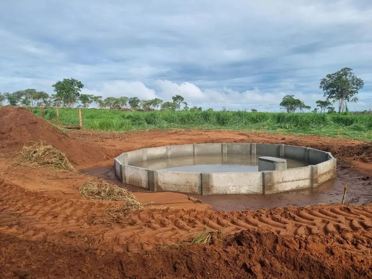 FAZENDA DUPLA APTIDÃO COM ÁREA TOTAL DE 700 HECTARES EM CAMAPUÃ - Foto 2