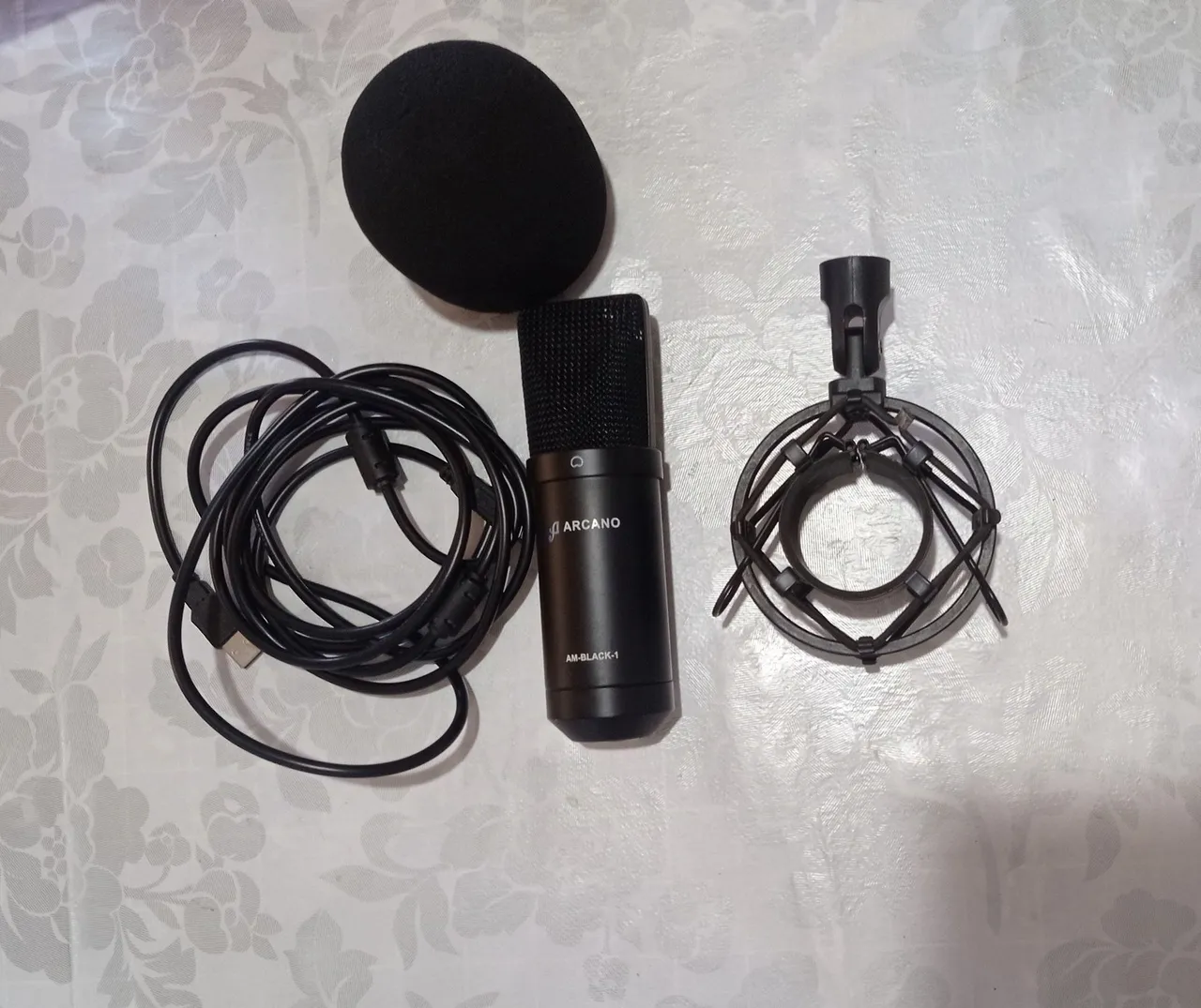 Microfone Condenser Arcano AM-BLACK-1