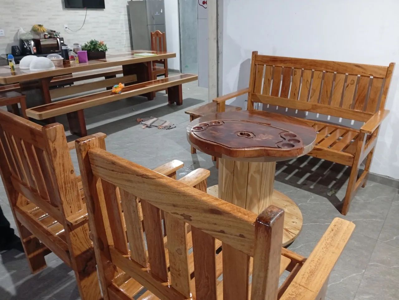 Jogo de sofás de madeira angelim pedra  - Foto 4