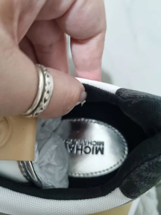 Tênis Michael Kors branco - Foto 3