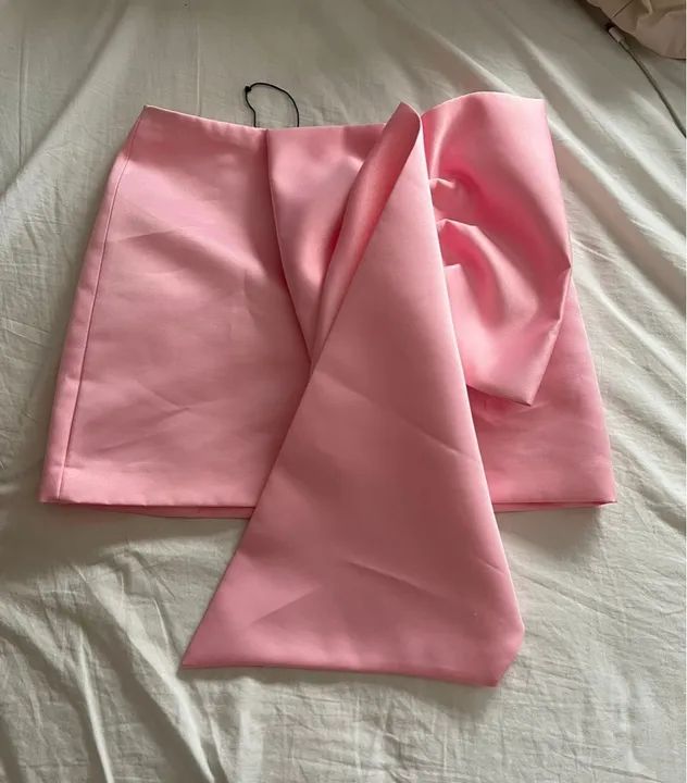 Zara Saia rosa com laço