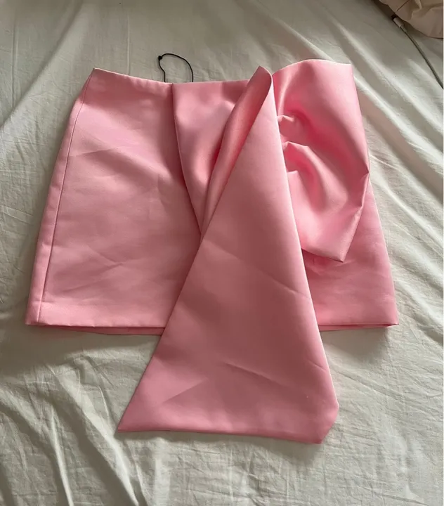 Zara Saia rosa com laço