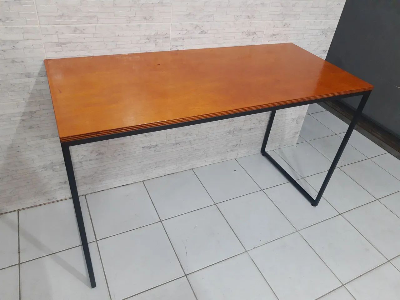 Mesa/escrivaninha estilo industrial feita sob medida! Metal e madeira! escritório home off - Foto 2