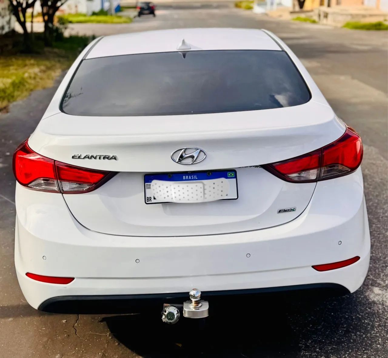 VENDO Hyundai Elantra, ANO 14/15. - Foto 2