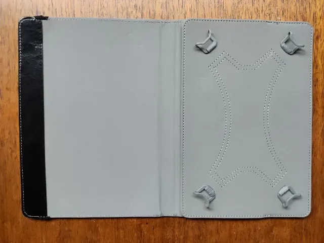 Capa Universal para Tablet - Preta, Nova