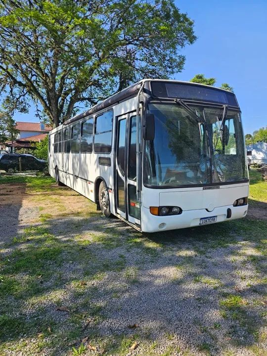 Motorhome 2008 motor o 500 Mercedes bens mesmo do Atego 2426 - Foto 9