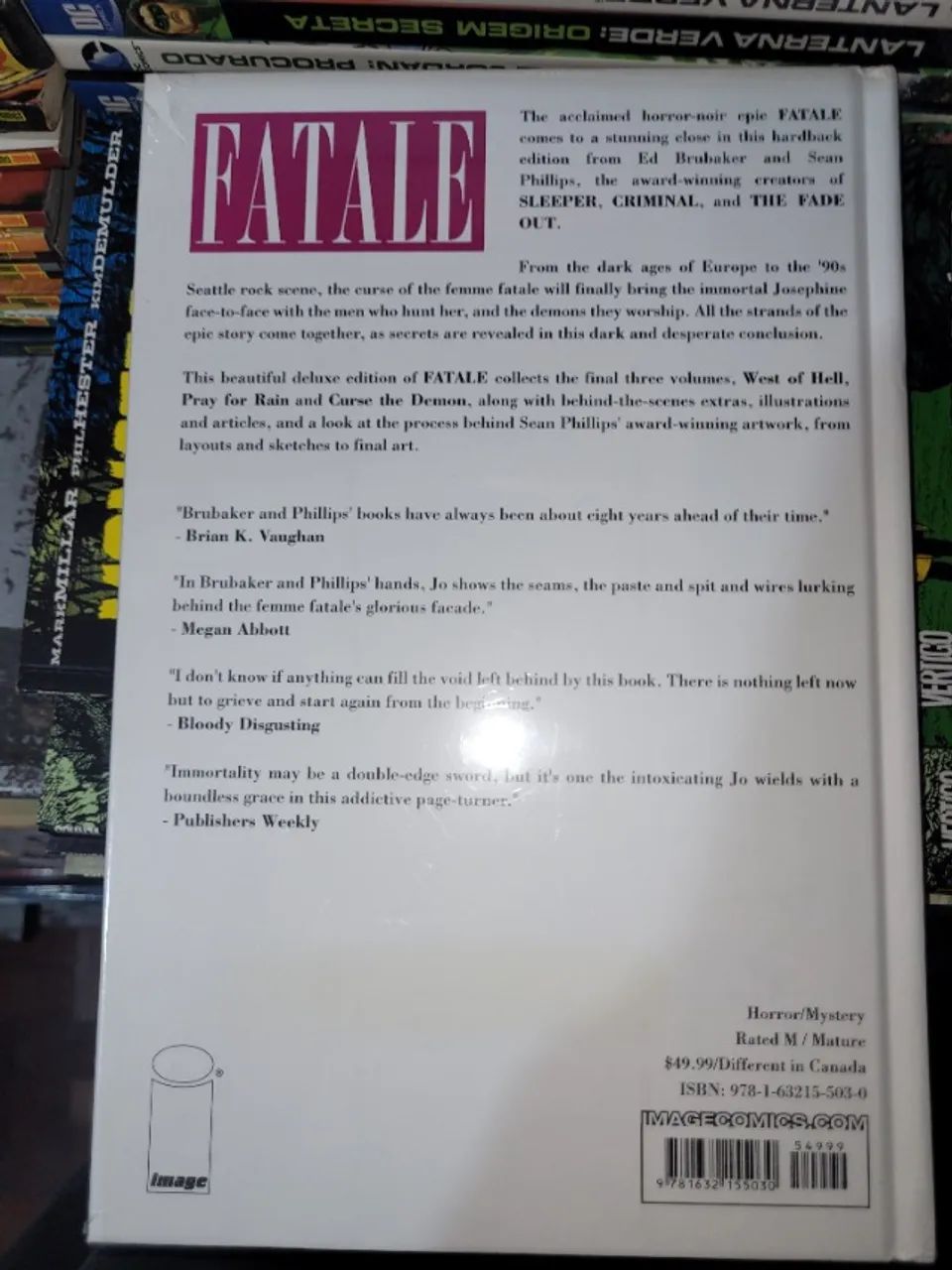 Fatale Deluxe Edition Volume 1 e 2 - Foto 3