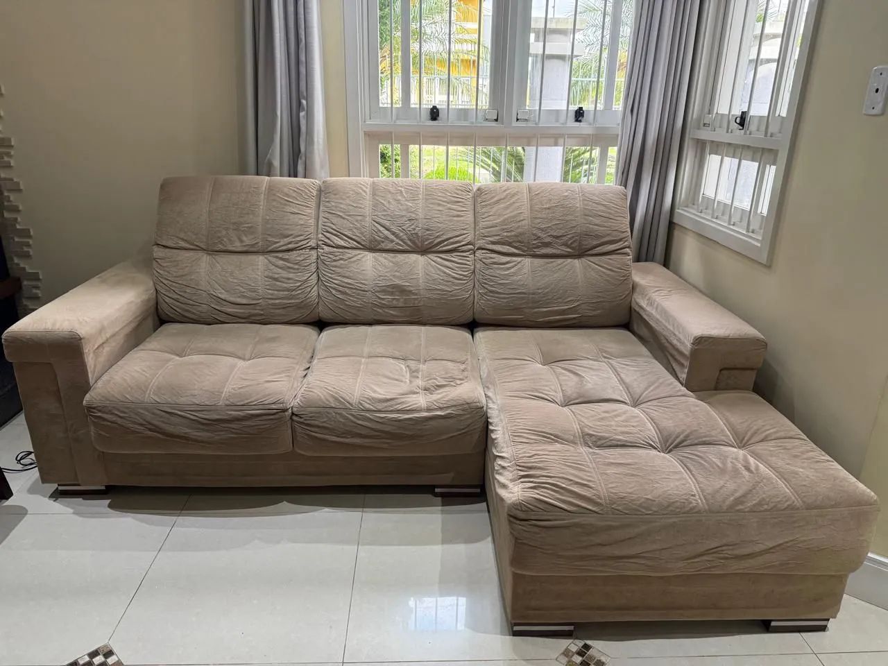 Sofá 4 lugares Usado 65576053913857122