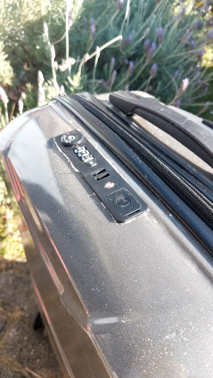 Mala M-23kg em ABS e cadeado TSA