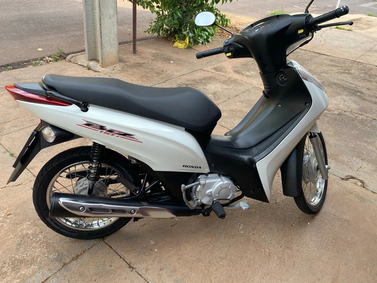 Vende-se biz 2017 110 cilindradas