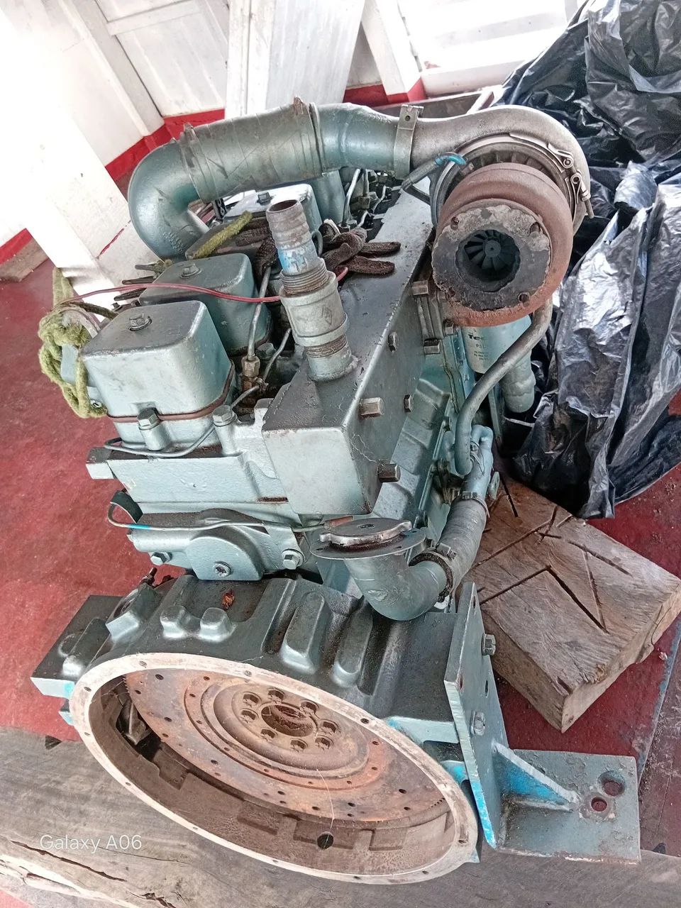 Motor Cummins 6BTA.  Tubo 210 hp - Foto 2