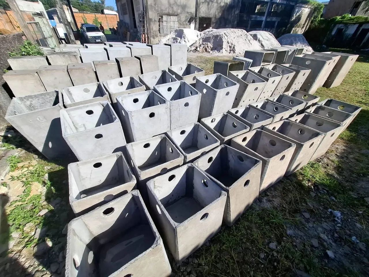PRÉ-MOLDADOS A PRONTA ENTREGA