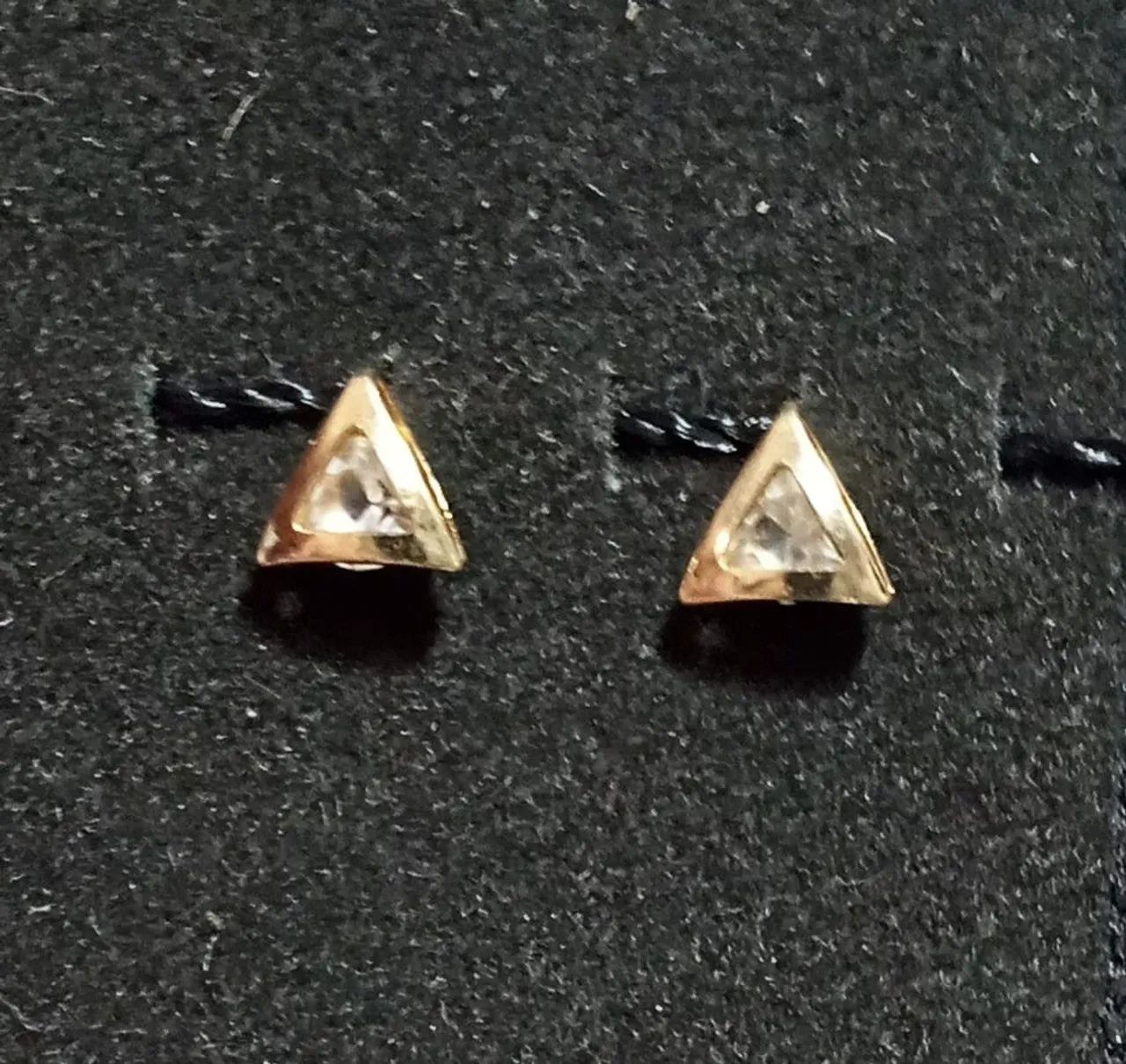 Par De Brinco Triangular Folheado A Ouro 18k