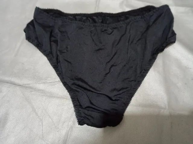 SUTIÃ COM 2 CALCINHAS COR PRETA - TAM. 52 PLUS SIZE - NOVO - Foto 4
