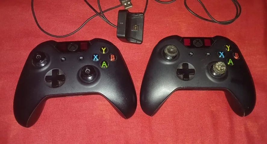 2 controles XBOX ONE (Leia a descrição!)64308649847811120