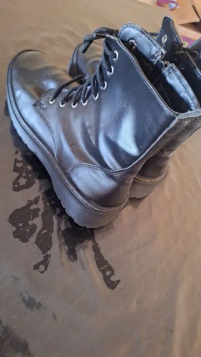 Bota Feminina de Couro preta - Foto 3