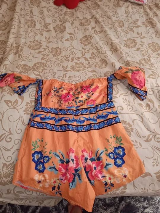 Macacão Floral Off-Shoulder