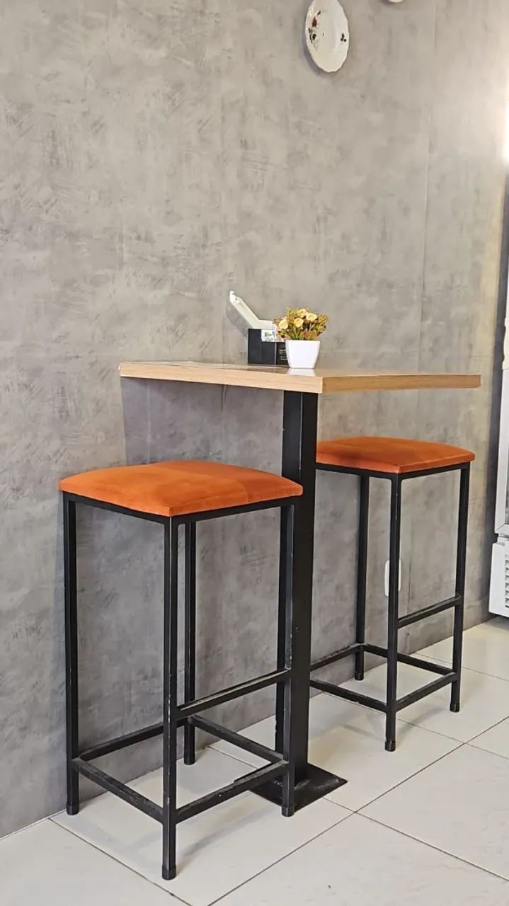 Conjunto mesa e banqueta alta