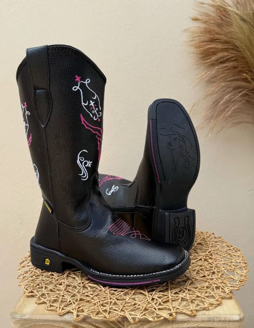 Bota Country Feminina Bordada Preta