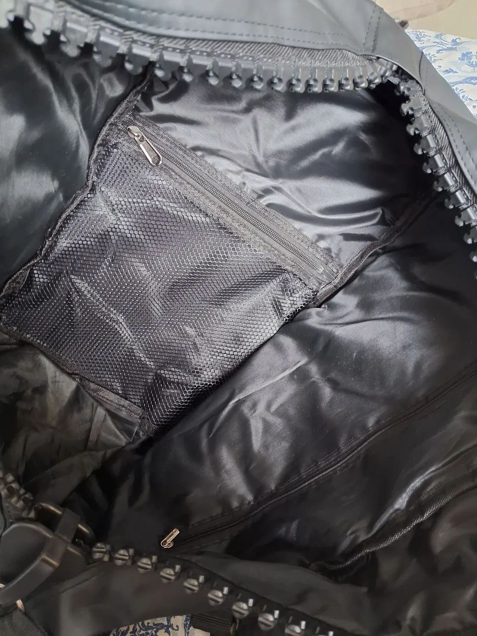Mochila / Bolsa 2 em 1 Preta perfeita academia nova - Foto 2