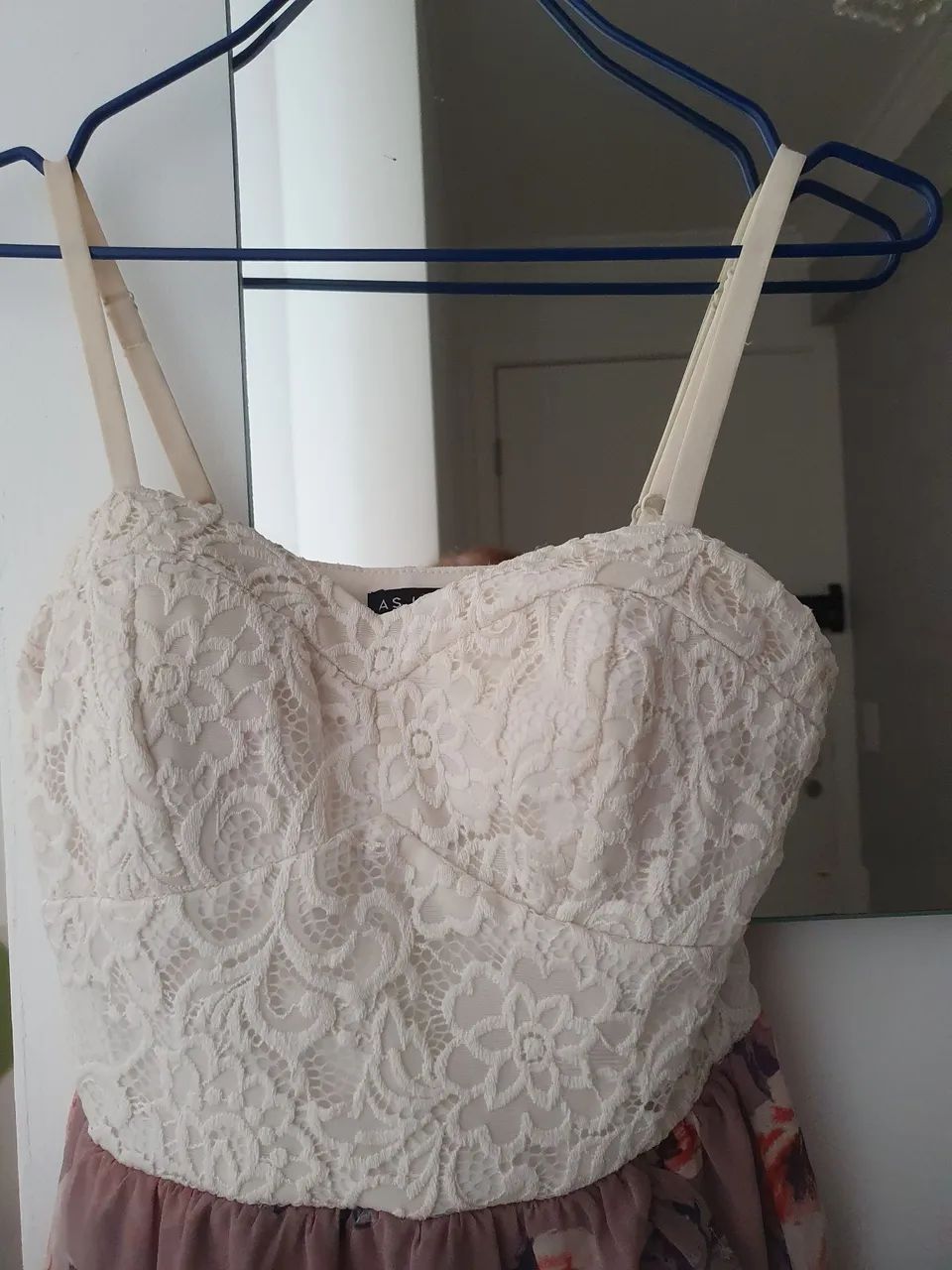 Vestido P saia estampada e peito em renda - Foto 4