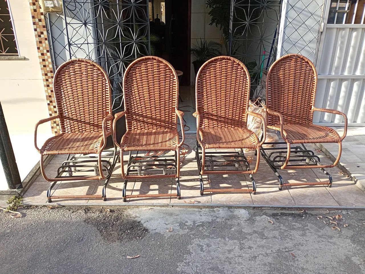 Trabalho com reforma de cadeiras em fibra  - Foto 4