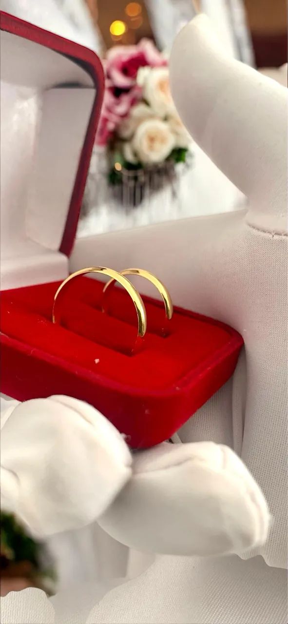 Alianças pronta entrega de prata banhada a ouro  - Foto 3