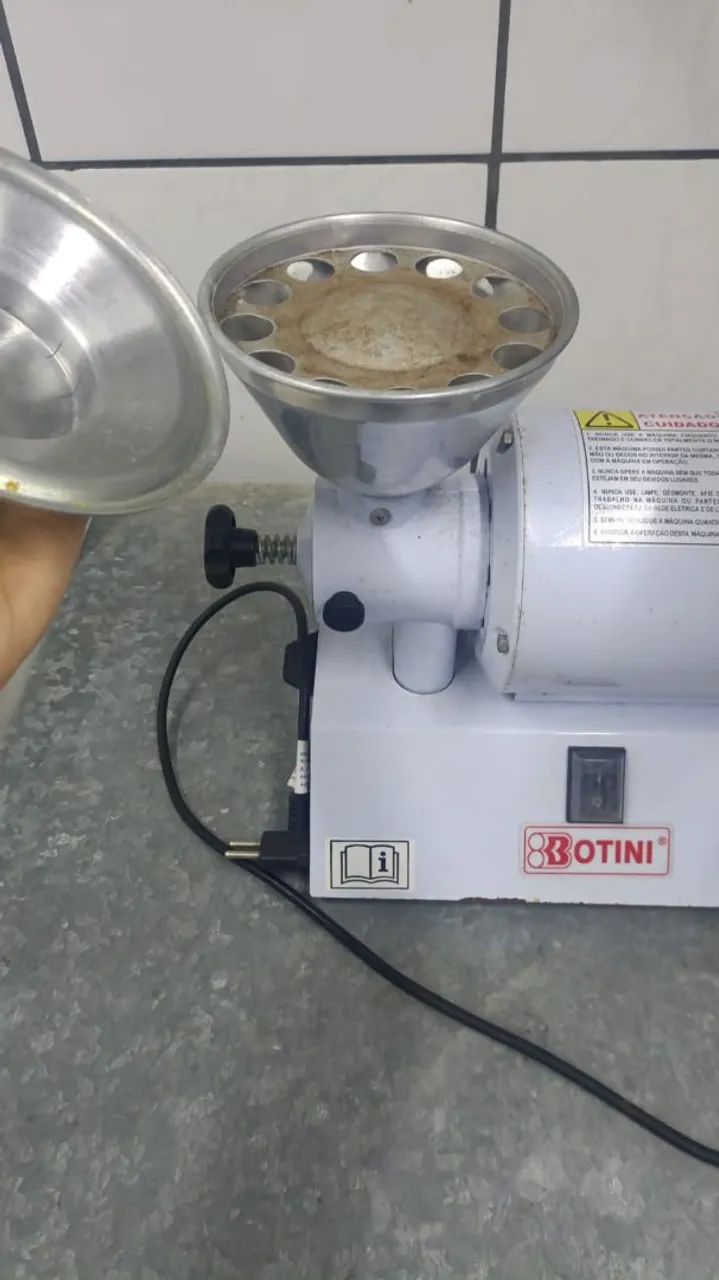 Multiuso carne e café Botini - 127/220V - Foto 2