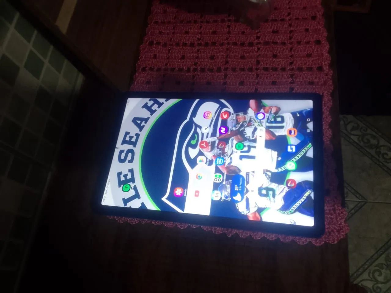 Tablet: galaxy tab A9+