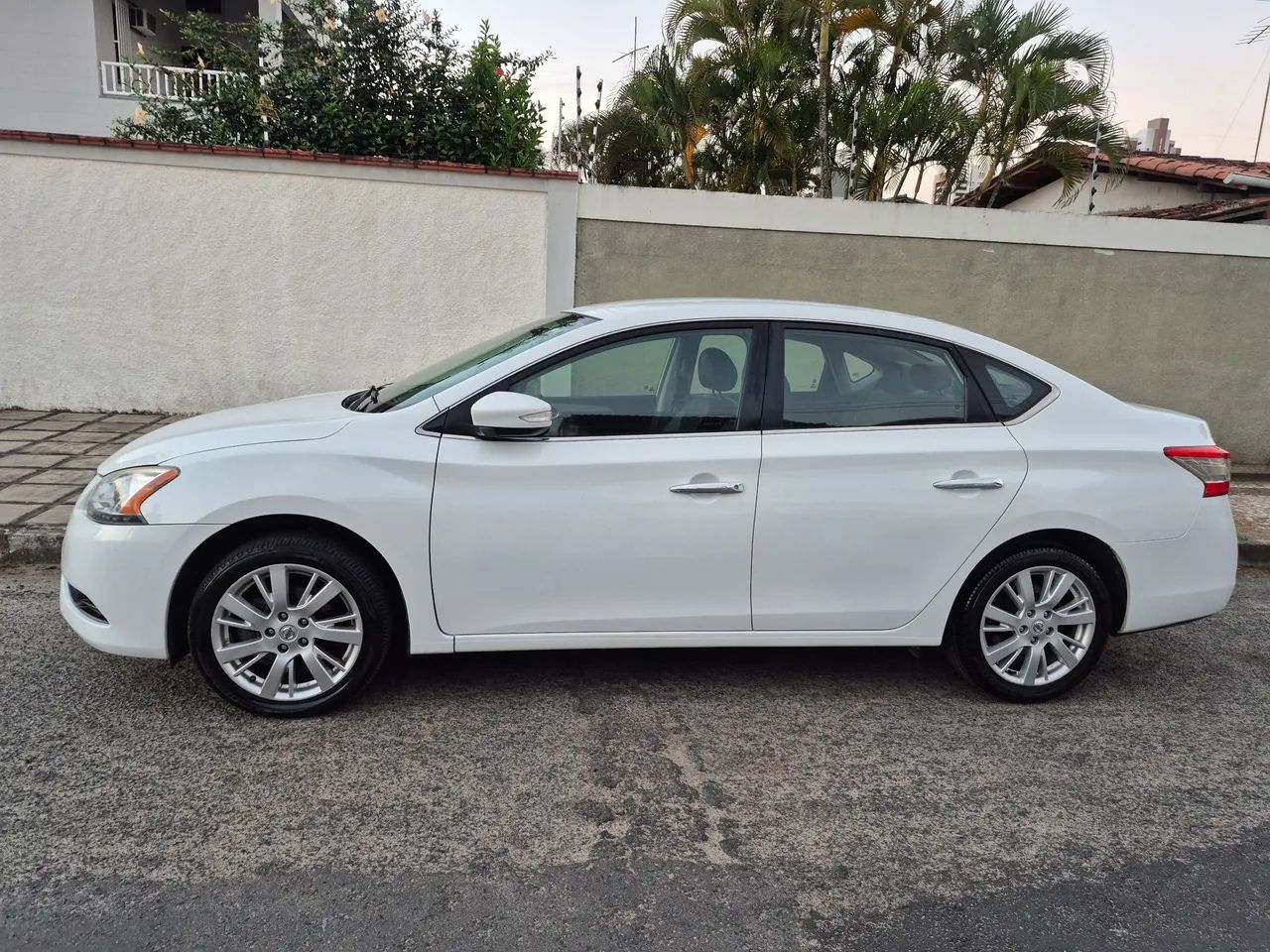 Nissan Sentra Sentra SL 2.0/ 2.0 Flex Fuel 16V Aut. 2015
