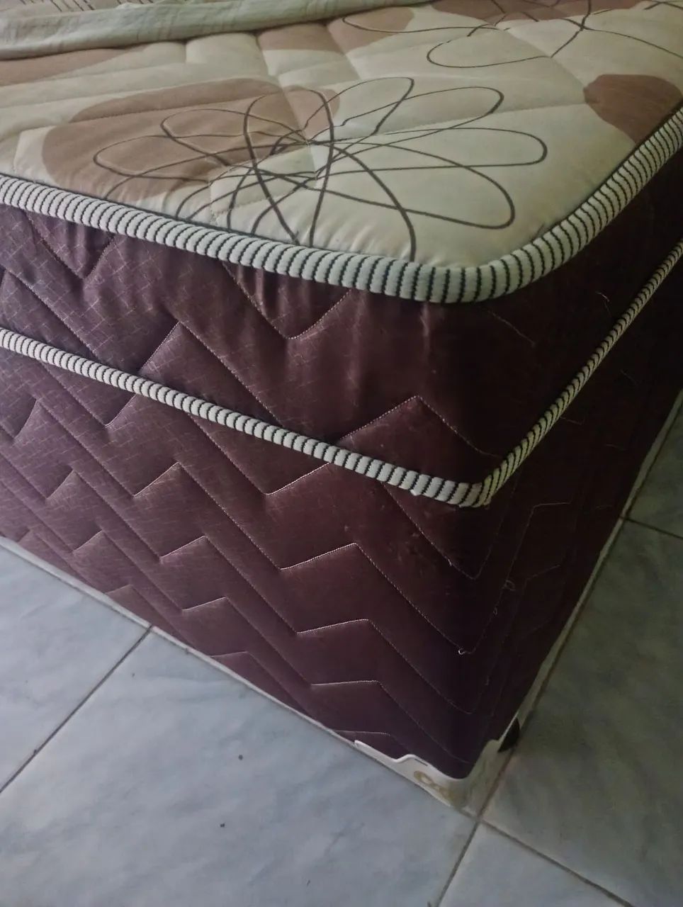 Cama casal simples