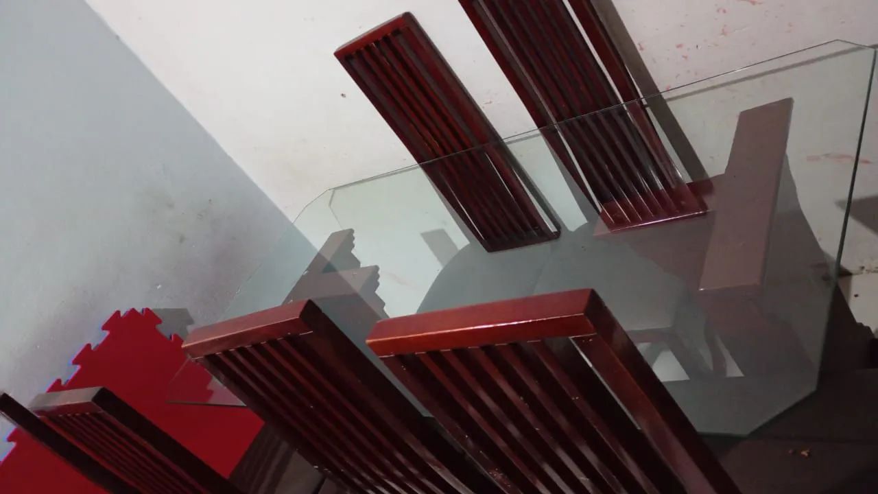 Vende-se mesa de vidro 