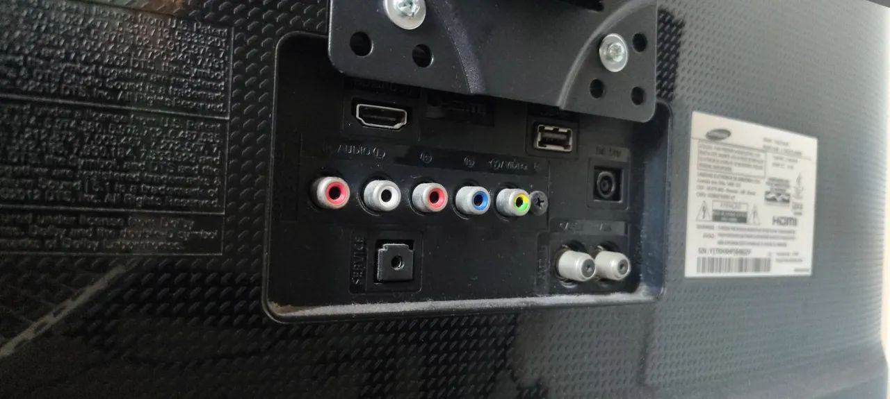TV Samsung 24" - Com controle e suporte original - Foto 3