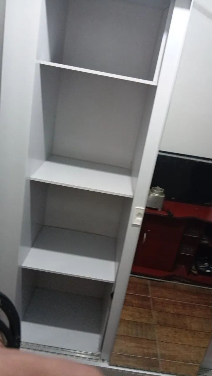  Guarda-roupa 3 porta de core - Foto 3