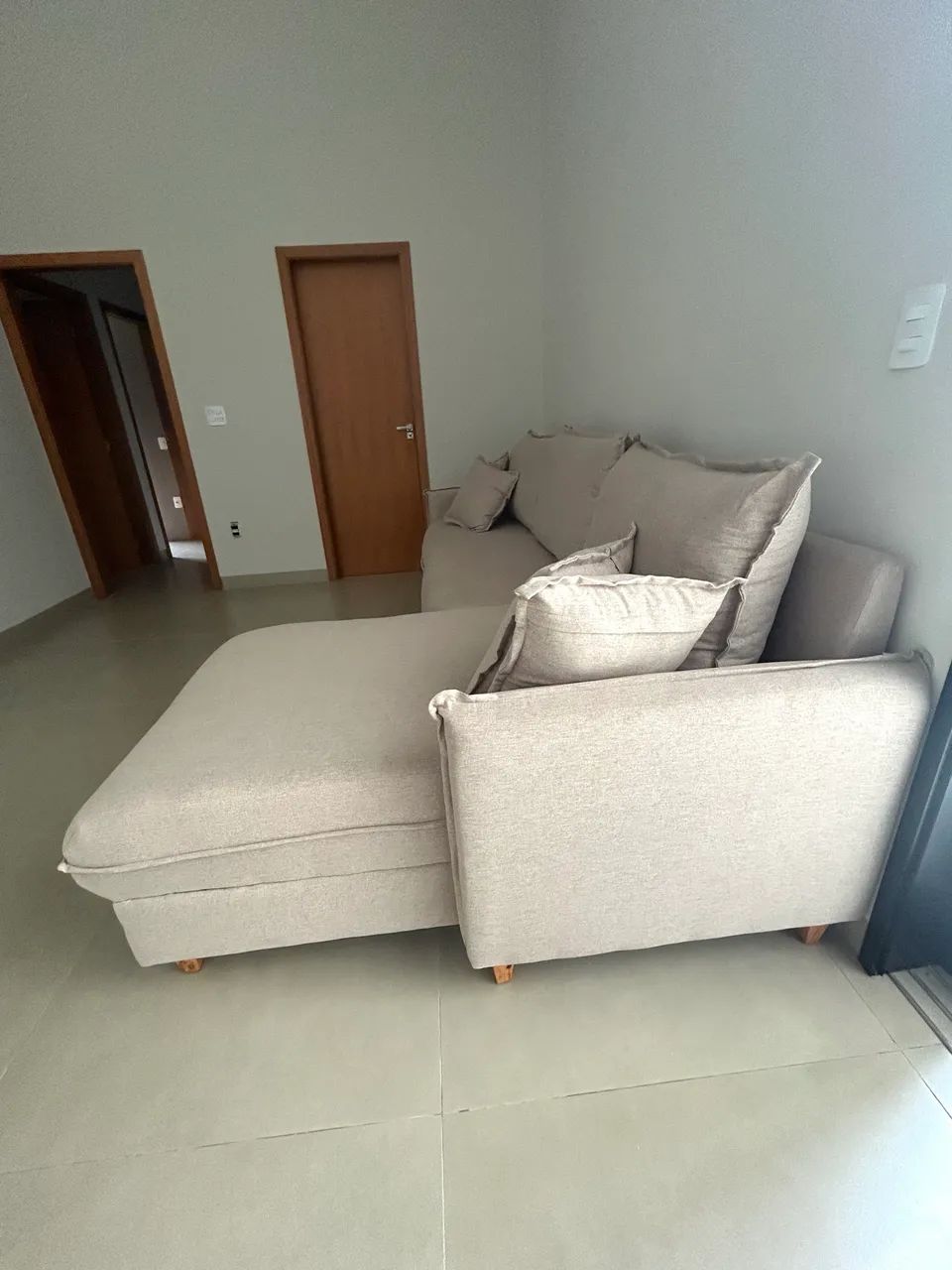 SOFÁ LINHO NOVO (TIRADO DA LOJA HÁ POUCOS DIAS) - Foto 2