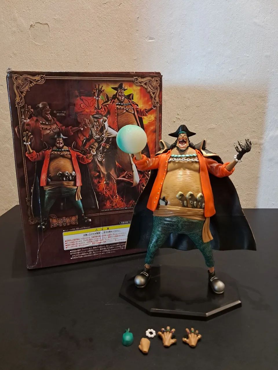Action Figure One Piece - Marshall D. Teach Barba Negra 27cm