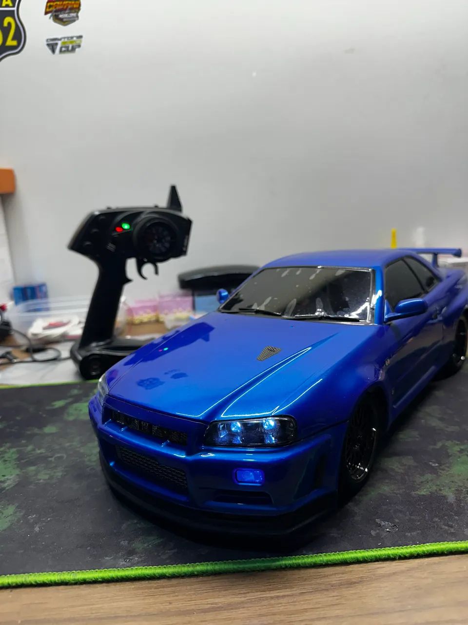Carro de rádio controle. Escala 1/10 