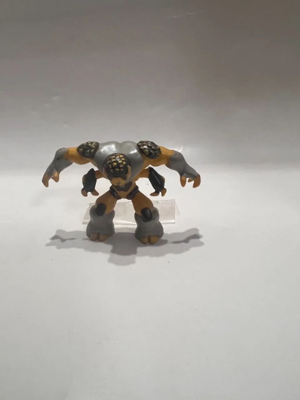 Boneco Gormit  serie 2 - povo da terra miniatura - Foto 3