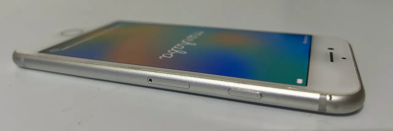 4. Apple iPhone 8 64GB Prata Impecável - Celulares e Smartphones
