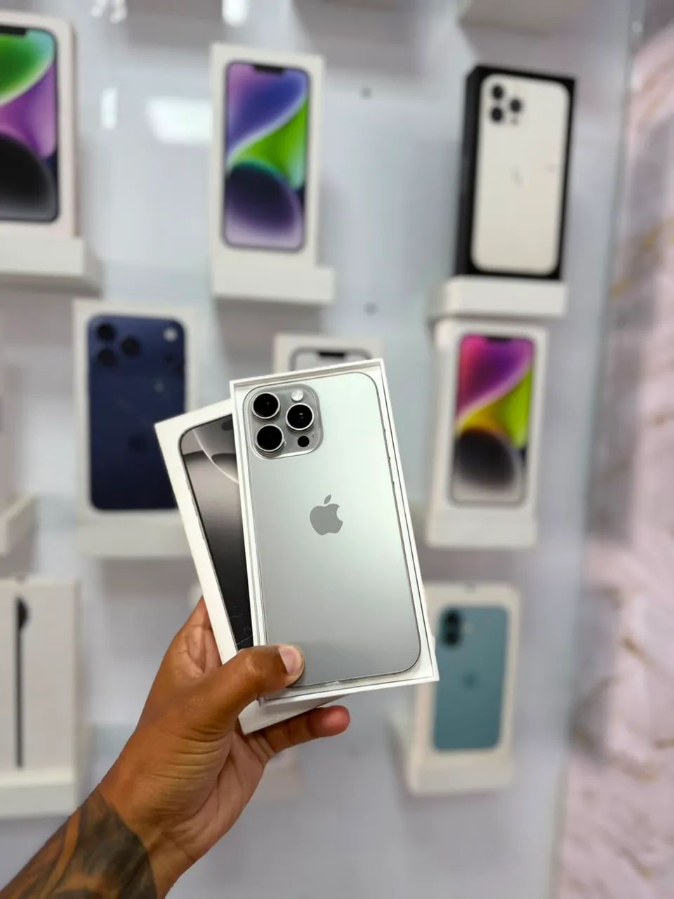 iPhone 16 Pro Max - 256GB  - Foto 2