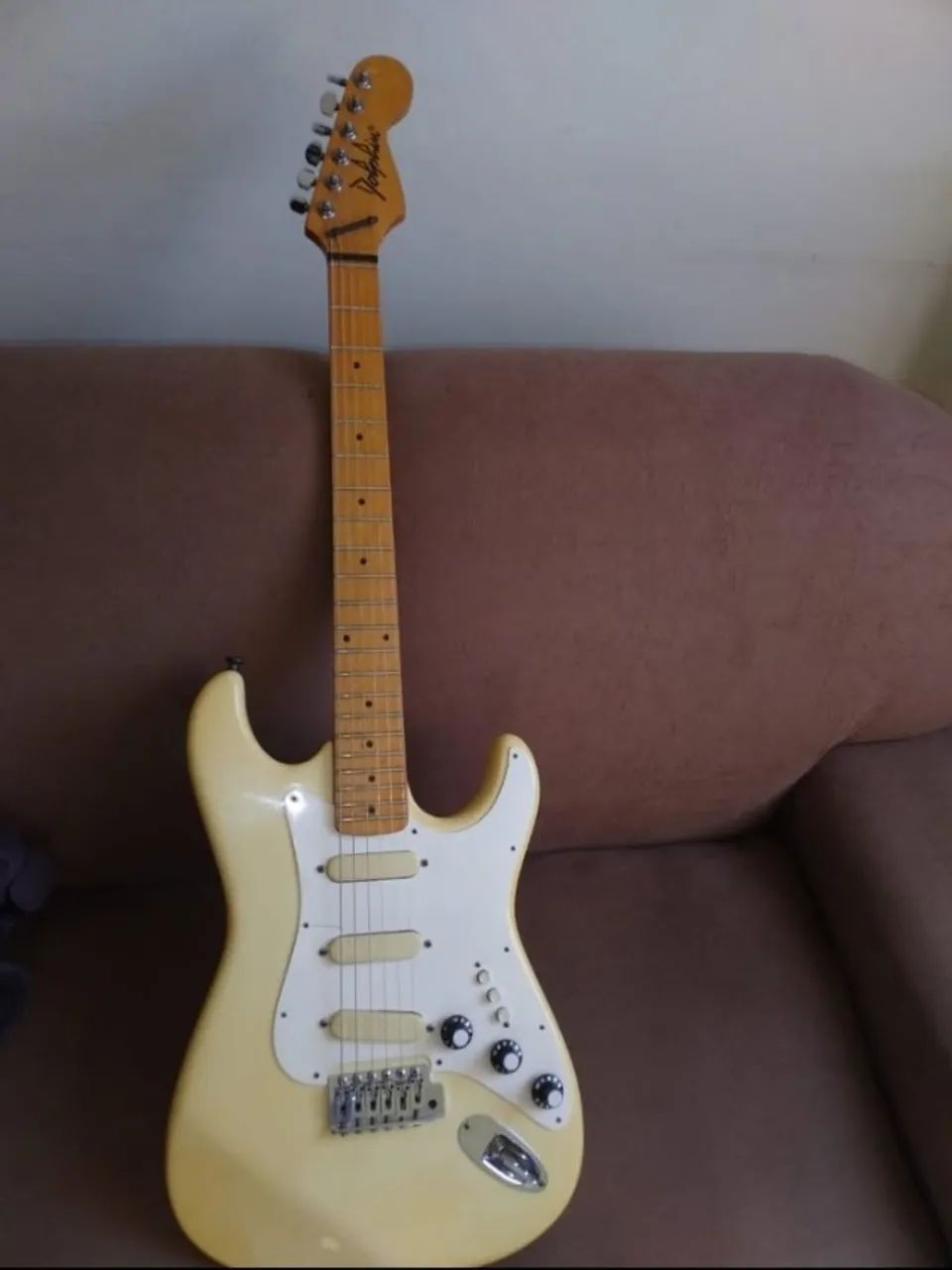 Guitarra Dolphin Era Assale