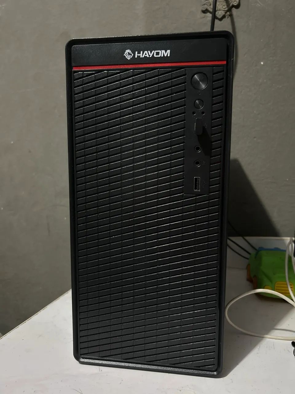 Computador com todos os cabos  - Foto 2