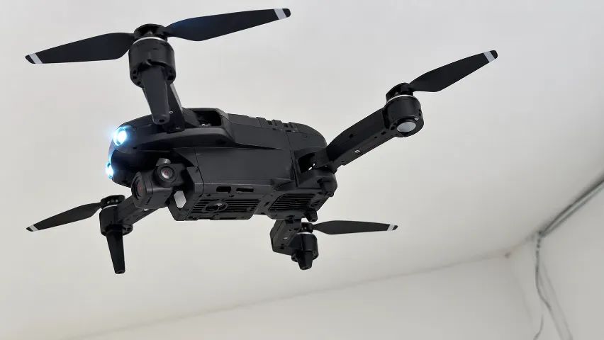 Drone DLI E99 Dobrável com Câmera, Controle e Maleta - Foto 2