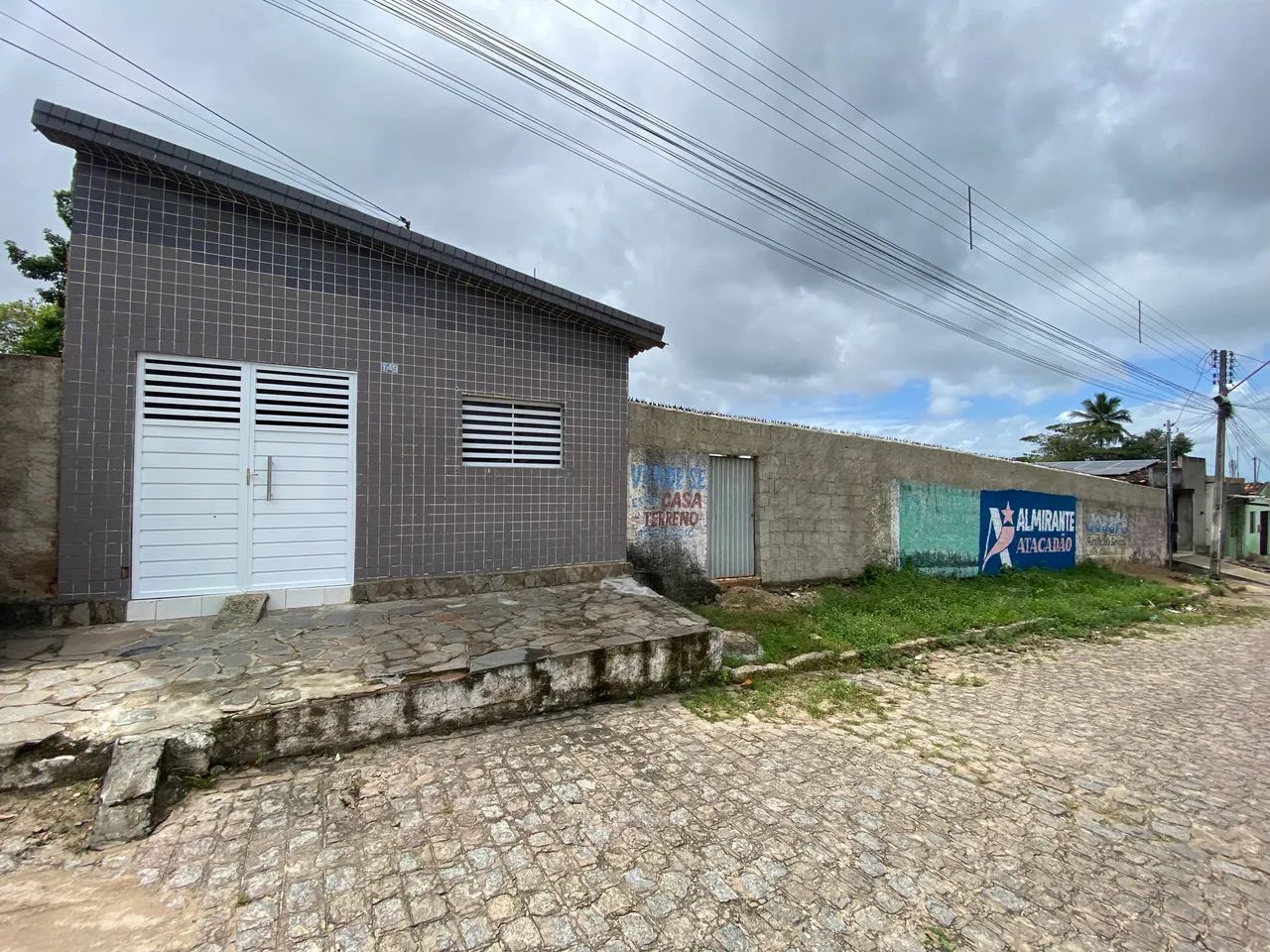 Vende-se Excelente Propriedade: Casa com Amplo Terreno Lateral - Foto 2
