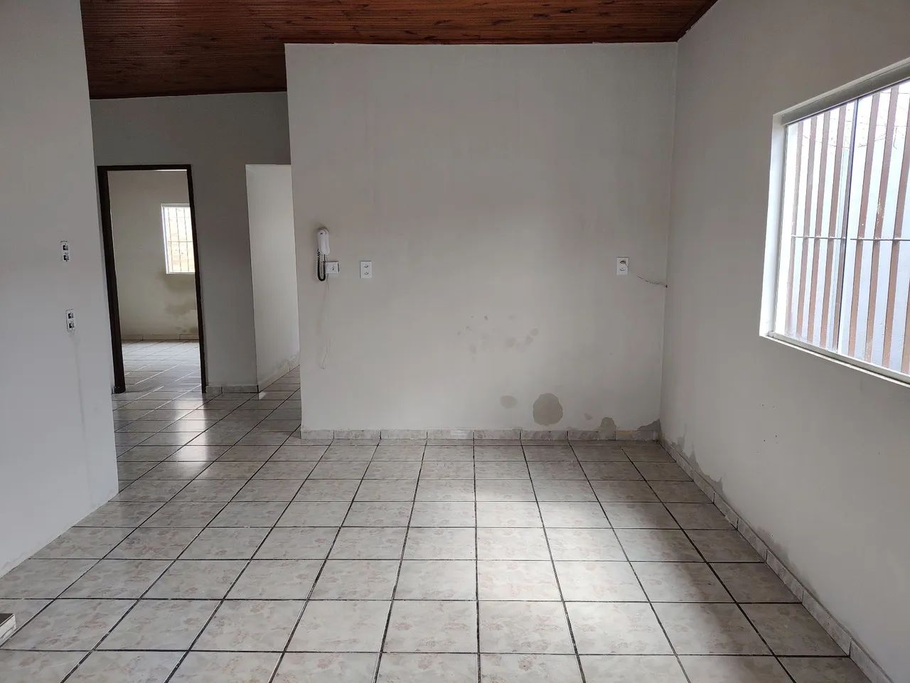 CASA COM PISCINA - BAIRRO OURO VERDE<br> - Foto 4