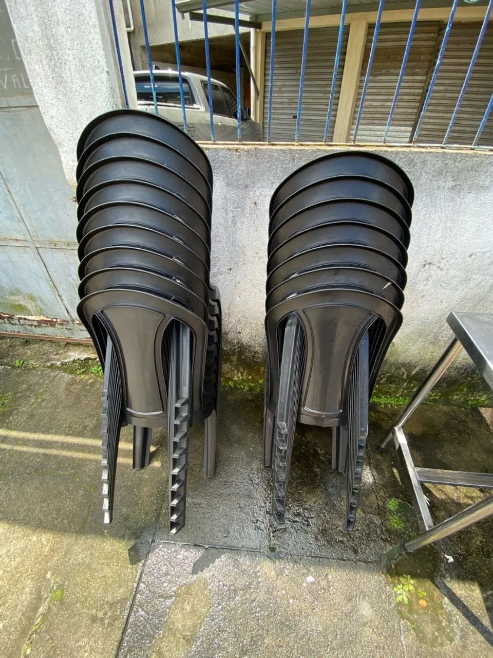 Mesa e cadeira de plástico reforçado preto  - Foto 4
