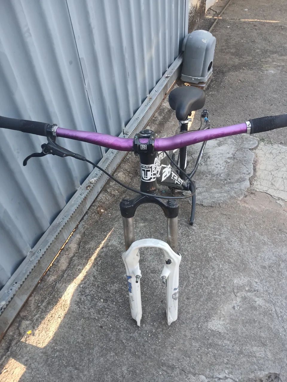Bike aro 26 com peças top - Foto 4